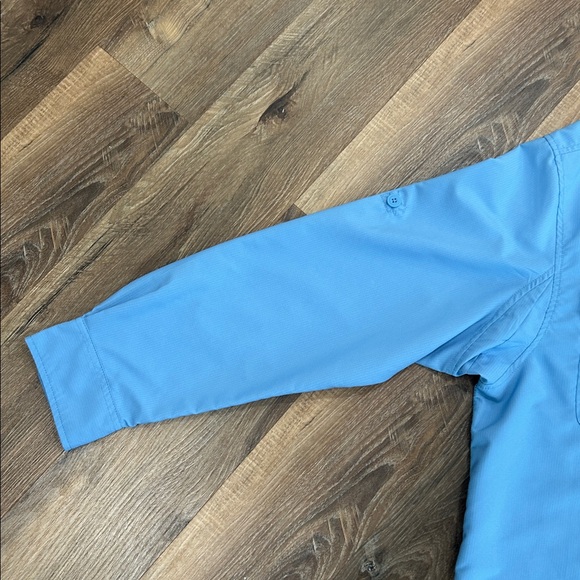 Duluth Trading Blue Long Sleeve Button-Up Shirt 35% Coolplus - Picture 7 of 16